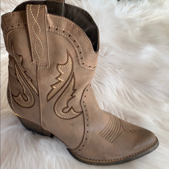 very volatile los angeles cowboy boots